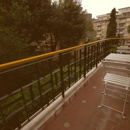 Flaneur Bed & Book Guest house *