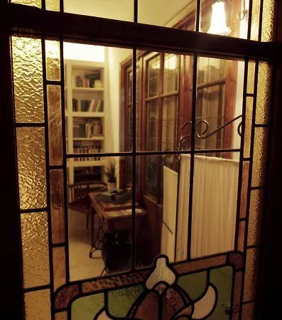 Flaneur Bed & Book Guest house *