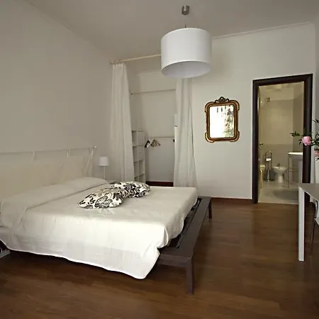 Guest house Flaneur Bed & Book *