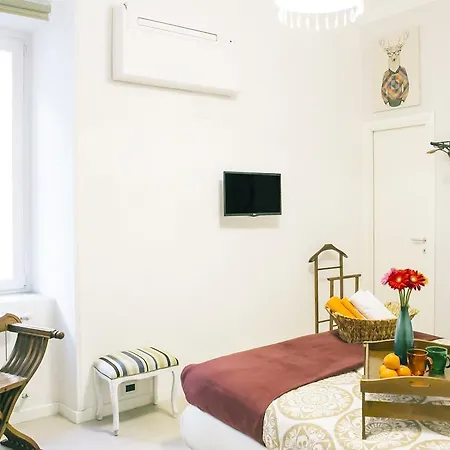 Apartment Festina Lente Rome