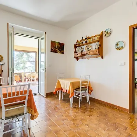 Grappoli Di Sole Alloggio per agriturismo Roma