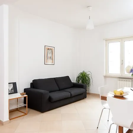 Sweet Apartment *