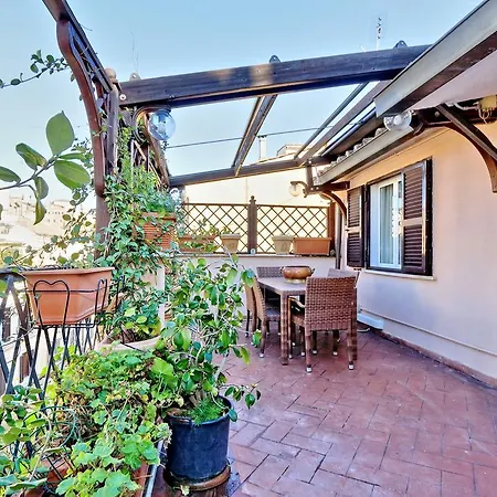 Frattina Family Romantic Superior Roma