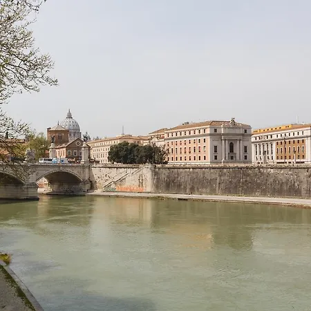 Navona, Old Apartment