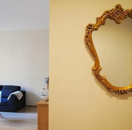Interno 11 *