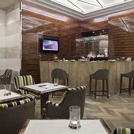 Hotel Una Deco 4*
