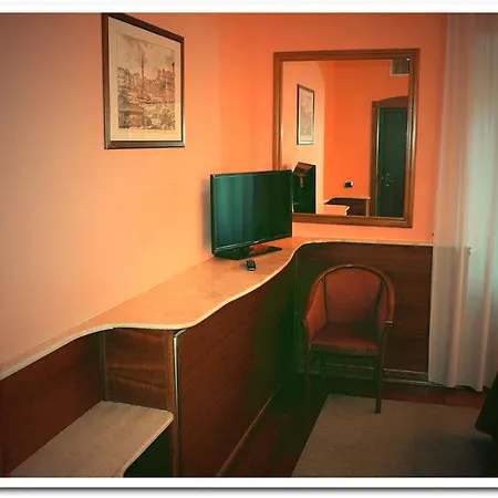 Louisiana Hotel 2*