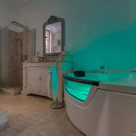 Colonna Suite - Rome Spanish Steps Suite & Spa