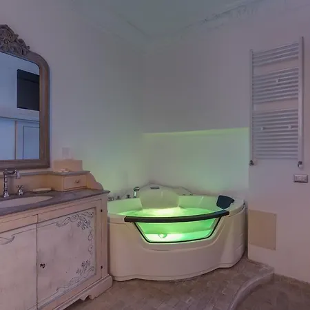 Colonna Suite - Rome Spanish Steps Suite & Spa Apartment *
