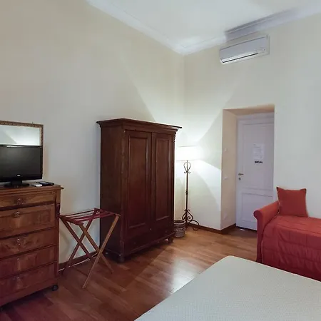 Relais Al Senato 3* Rome