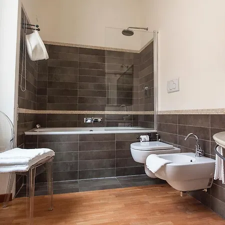 Relais Al Senato 3* Rome