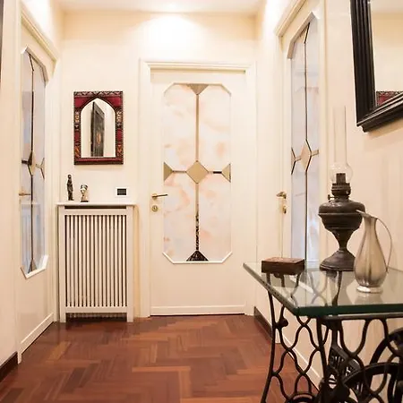 Porta Latina Apartment *