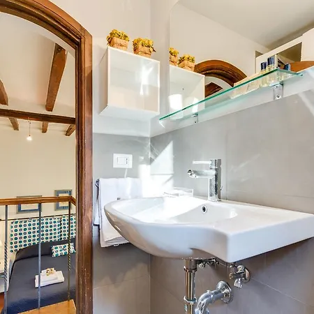 Piazza Dei Satiri Apartment
