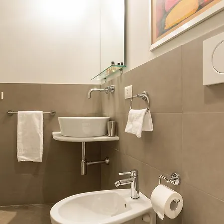 Piazza Dei Satiri Apartment *