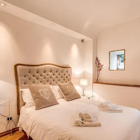 Via Margutta Apartment Rome