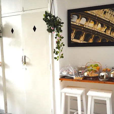 Colosseo Romeo Bed & Breakfast Rome