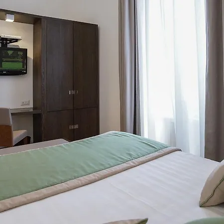 Les Diamants Spanish Steps Otel