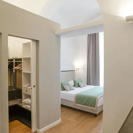 Otel Les Diamants Spanish Steps 2*