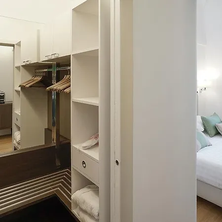 Les Diamants Spanish Steps Otel 2*