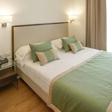 Otel Les Diamants Spanish Steps