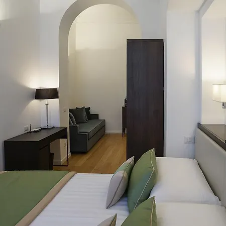 Les Diamants Spanish Steps Otel