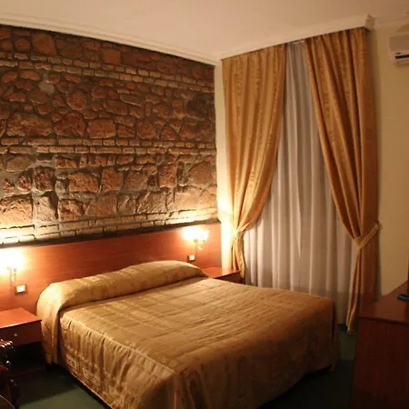 Delia Hotel 2*