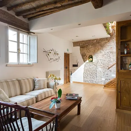 Habitat's Renella Penthouse * Rome