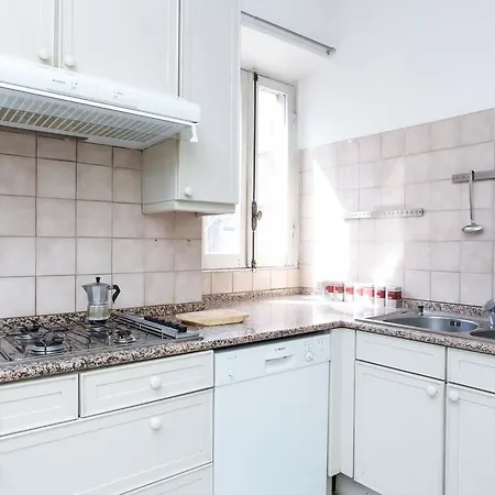 Apartment Pantheon Square Family *