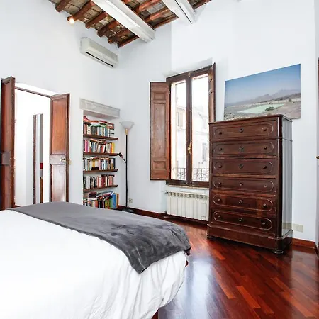 Apartment Pantheon Square Family *