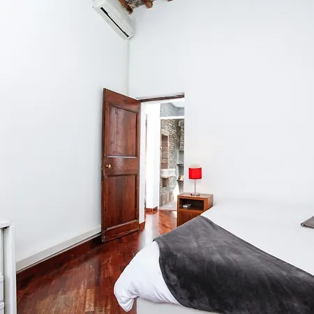 Apartment Pantheon Square Family