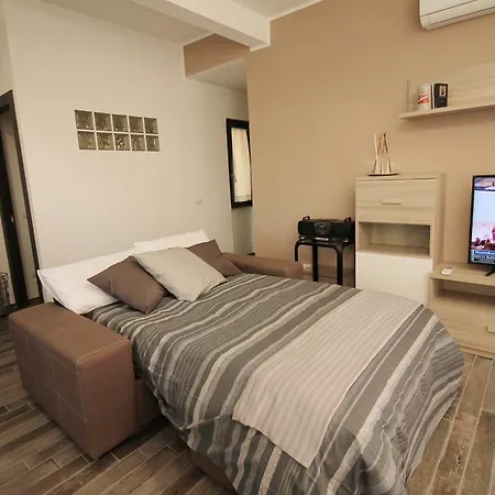 Apartament Eur Bright Spacious Terraced With Private Parking Only For Small Cars Rzym