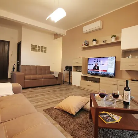 Eur Bright Spacious Terraced With Private Parking Only For Small Cars Apartament Rzym