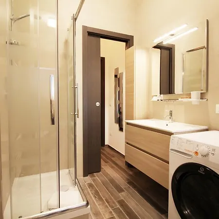 Apartament Eur Bright Spacious Terraced With Private Parking Only For Small Cars *