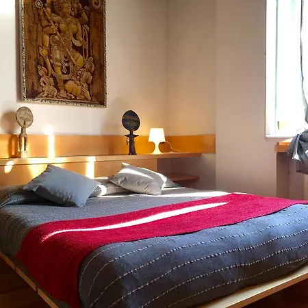 Apple House Rome