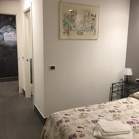 My Purple Apartment In The Center Of Rome Apartment