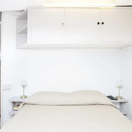 Pantheon Terrace Apartment *