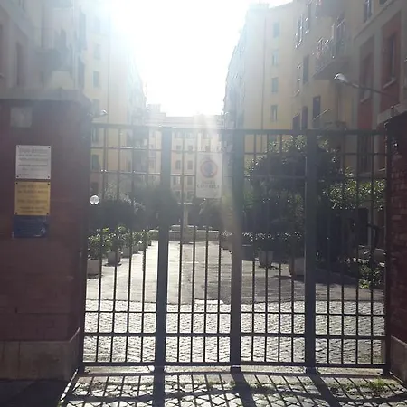 Апартаменты Underground Rome's *