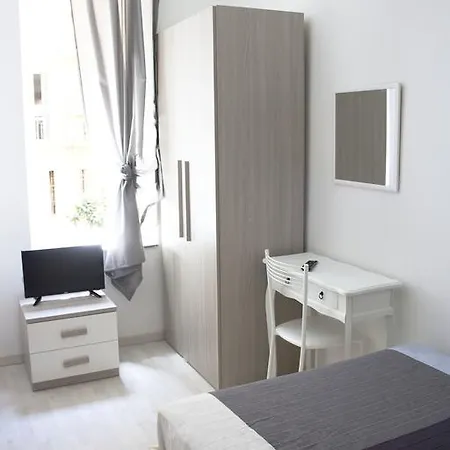Pensión Cosmopolitan - Termini Suites Roma