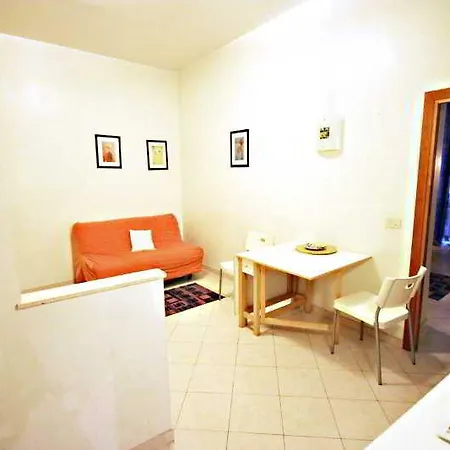 Hotel Ota Trevi Foutain Rome