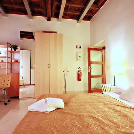 Hotel Ota Trevi Foutain