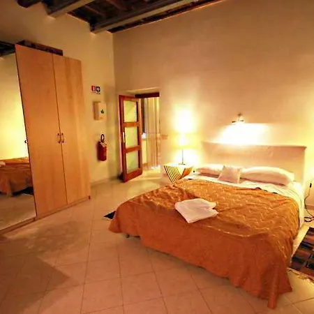 Hotel Ota Trevi Foutain *