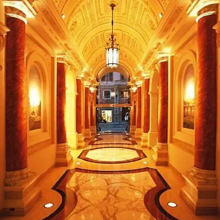 Hotel Exe International Palace 4*