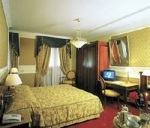 Champagne Garden Hotel Rom