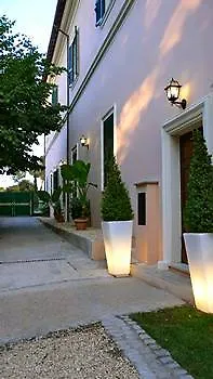 Delle Corse Konukevi Roma