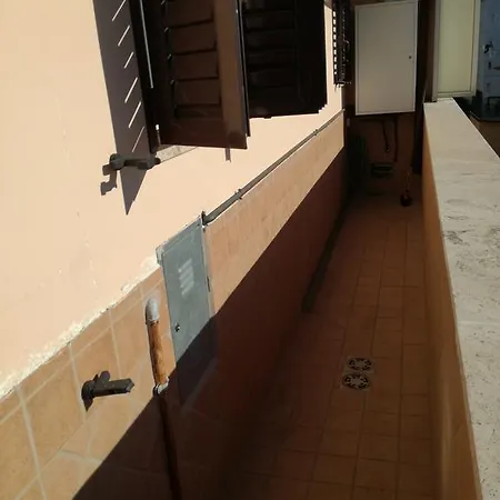 Glicini 38 Rome