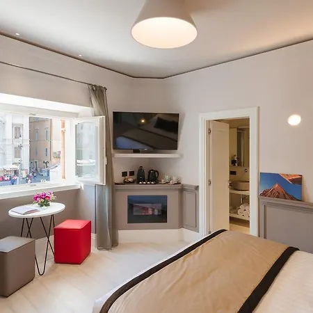 Rhea Silvia Luxury Navona Konukevi