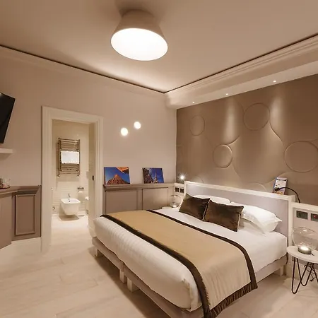Konukevi Rhea Silvia Luxury Navona 2*