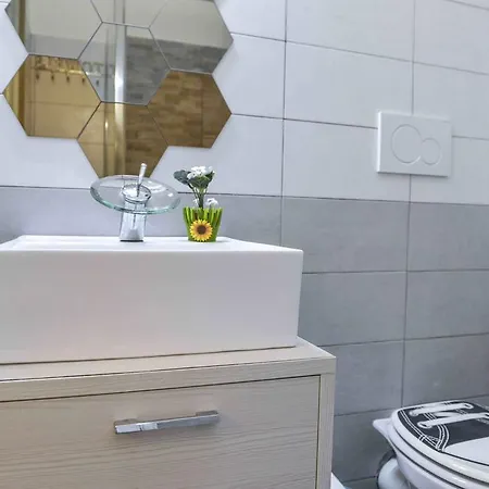Four Season Termini Apartment Rome