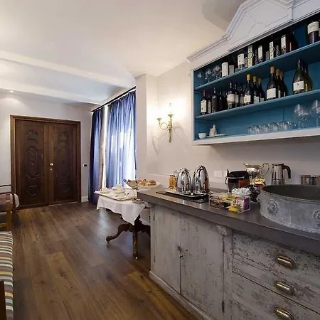 Relais Terme Di Tito Bed & Breakfast 3*