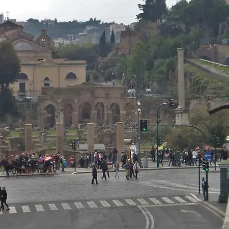 Konukevi 325 Ai Fori Roma